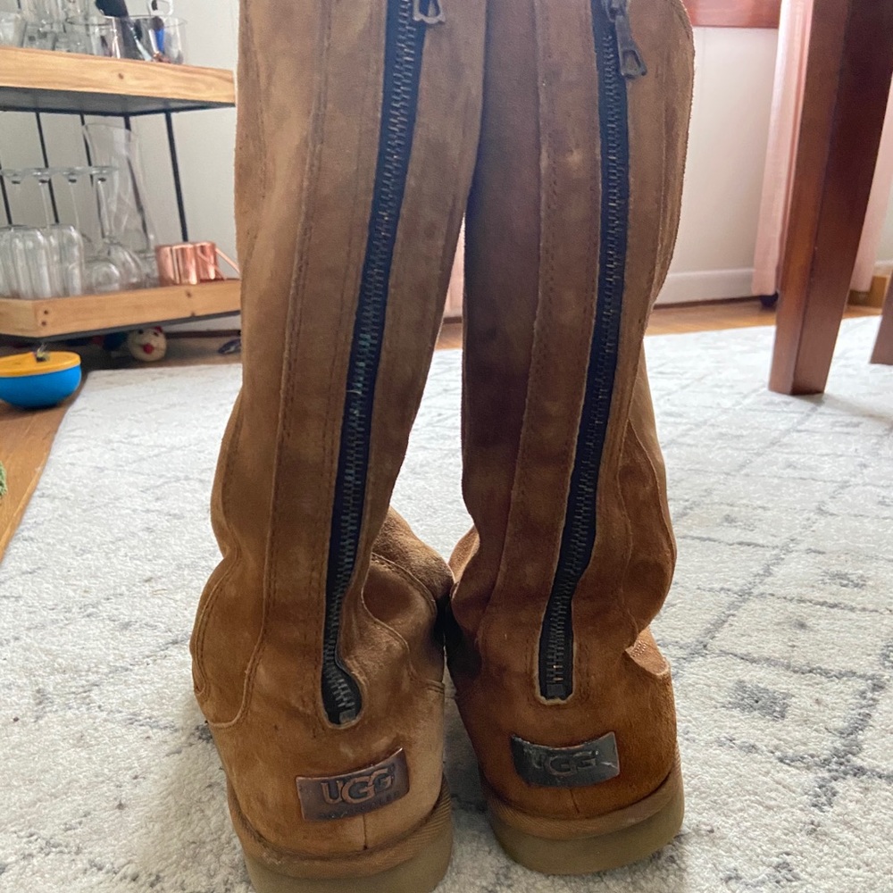 Tan Ugg Boots- barely worn, great condition!